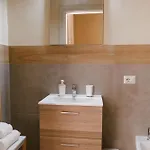 Bed & Breakfast Guesthost - Maison Vittoria Comfortable And Bari