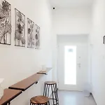 Bed & Breakfast Guesthost - Maison Vittoria Comfortable And 3*