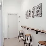 Guesthost - Maison Vittoria Comfortable And B&B 바리