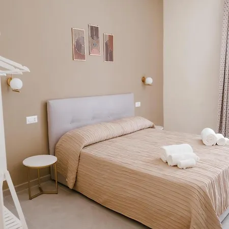 Guesthost - Maison Vittoria Comfortable Apartment&room Bari
