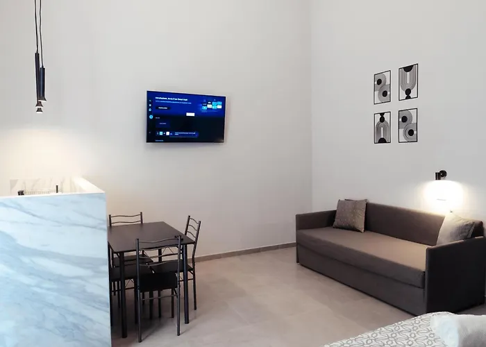 Guesthost - Maison Vittoria Comfortable And 住宿加早餐酒店 3*