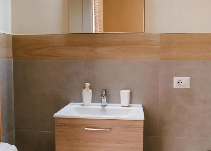 Bed & Breakfast Guesthost - Maison Vittoria Comfortable And Bari